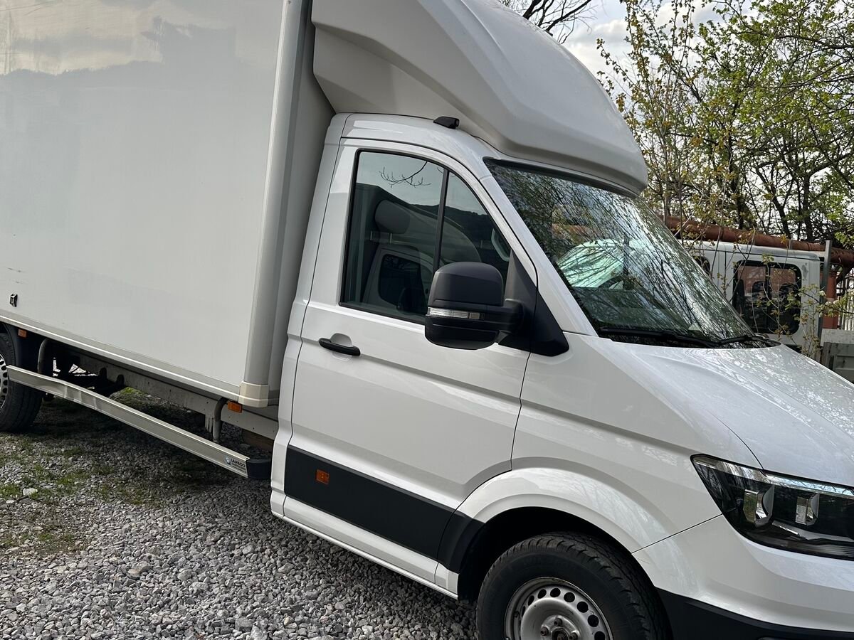 VW Crafter Premium 2019 — отстрани