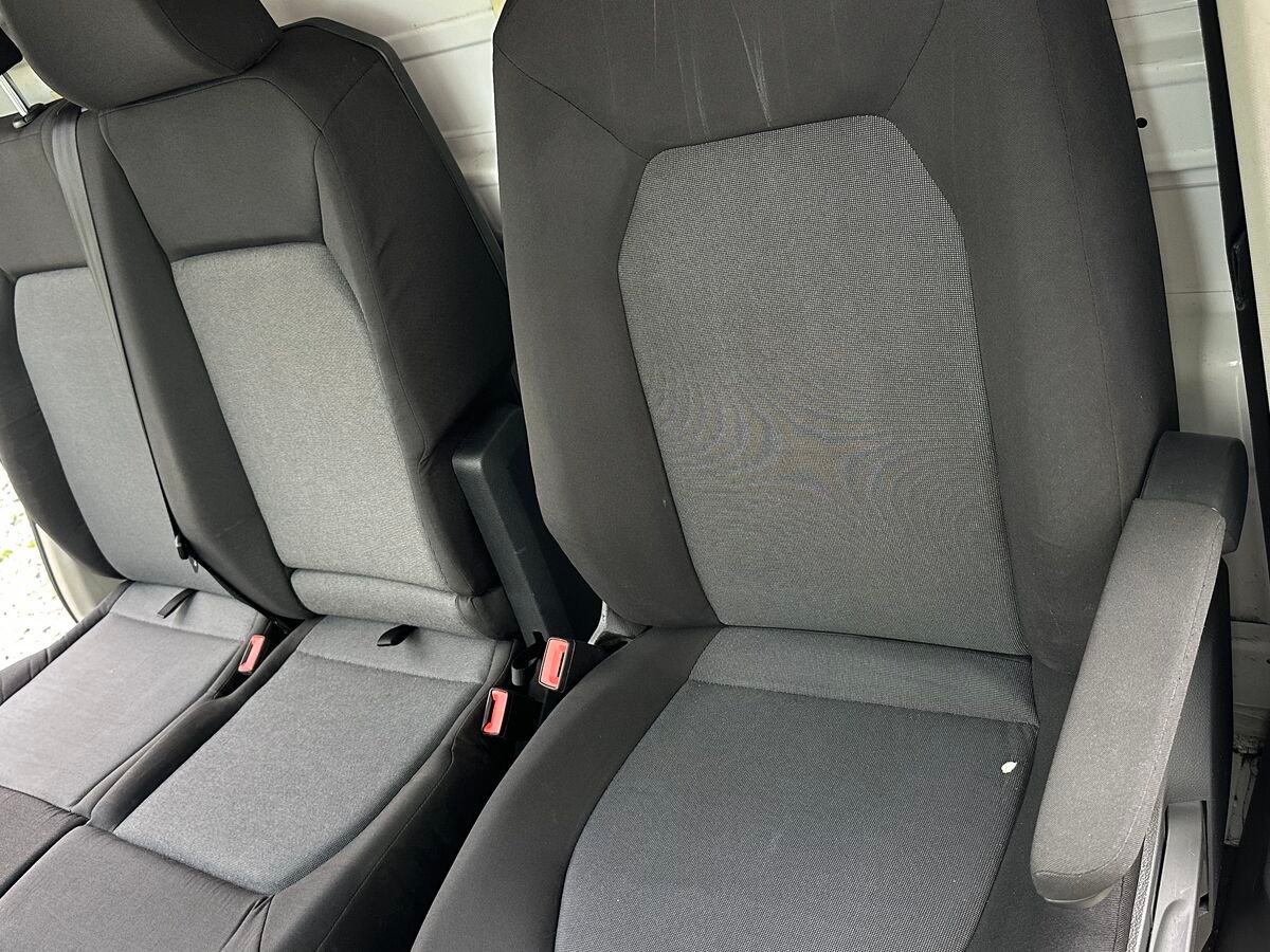 VW Crafter Premium 2019 — кабина и седалки