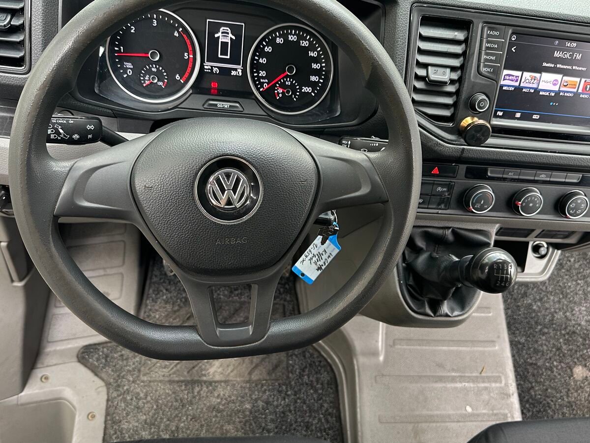 VW Crafter Premium 2019 — табло